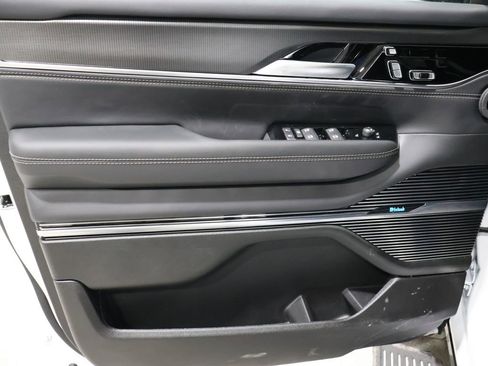 New 2026 Jeep Grand Wagoneer L Summit image 8