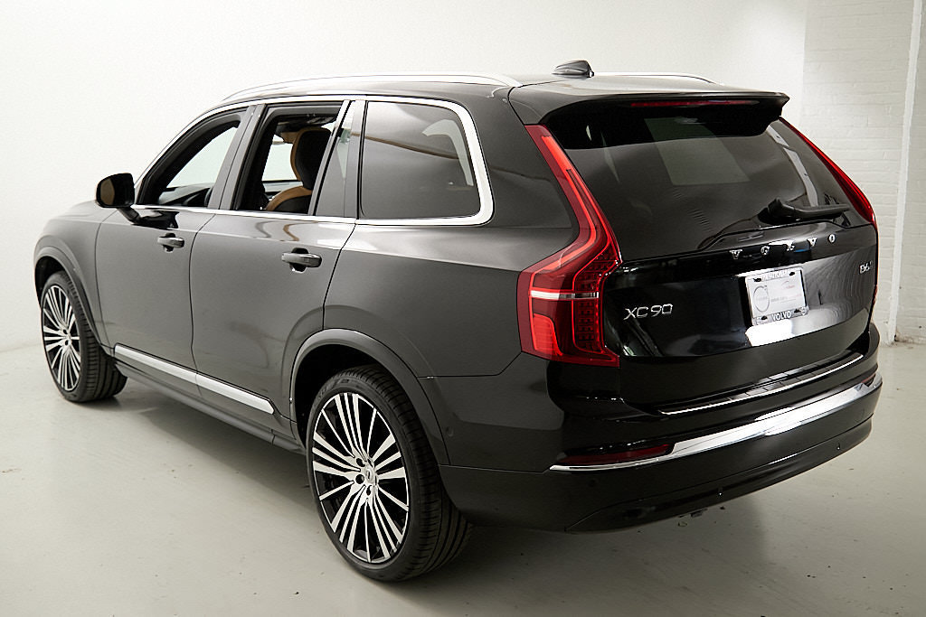Certified 2023 Volvo XC90 B6 Ultimate w/ Protection Package Premier AWD/4WD image 7