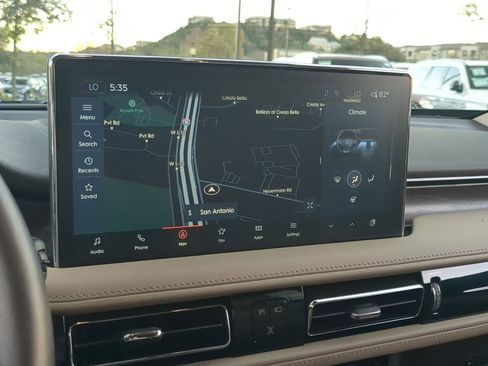 Used 2023 Lincoln Nautilus Reserve w/ Luxury Package image 17