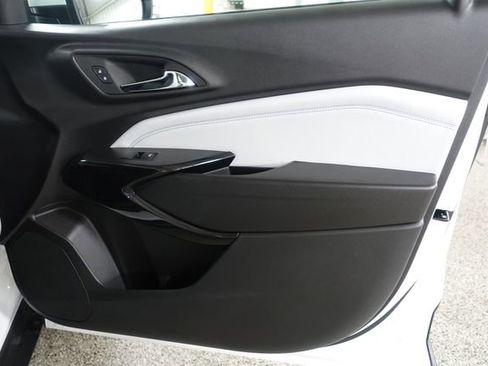 New 2026 Chevrolet Trax LT w/ LT Convenience Package FWD image 22