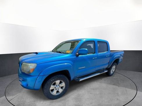 Used 2011 Toyota Tacoma 4x4 Double Cab w/ TRD Sport Pkg image 3