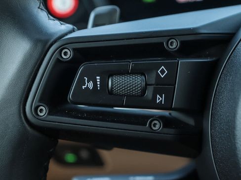 Used 2025 Porsche Cayenne image 20