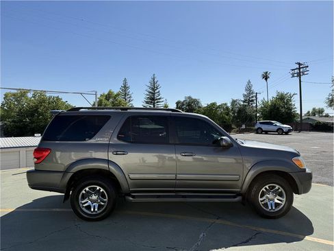 Used 2006 Toyota Sequoia Limited RWD image 5