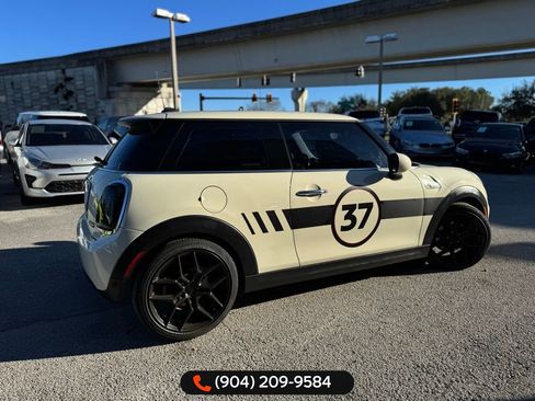 Used 2019 MINI Cooper 2-Door Hardtop w/ Signature Upholstery Package image 4