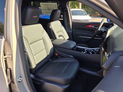 New 2026 Chevrolet Traverse Z71 w/ Enhanced Driving Package AWD/4WD image 23