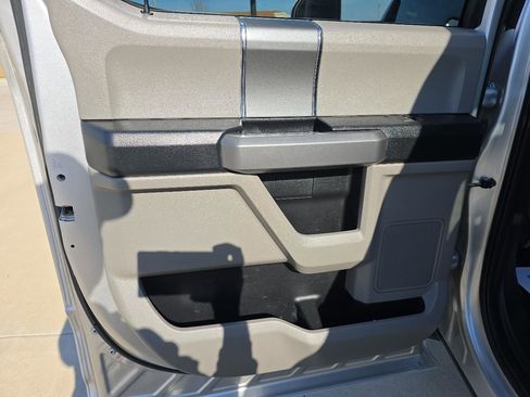 Used 2017 Ford F350 XLT w/ XLT Premium Package image 16