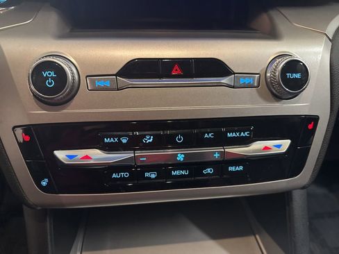 Certified 2022 Ford Explorer XLT w/ Equipment Group 202A image 30