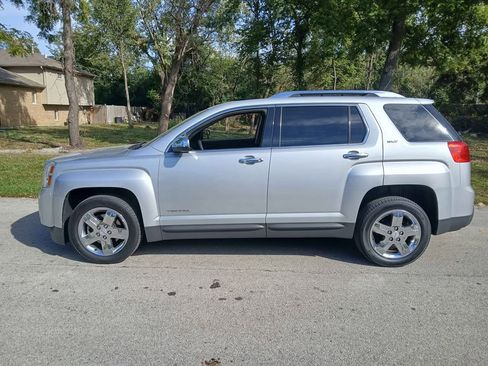 Used 2013 GMC Terrain SLT image 2