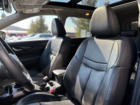 Used 2020 Nissan Rogue SL w/ Premium Package image 17