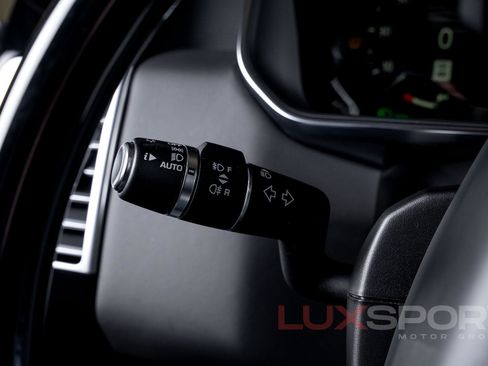 Used 2019 Land Rover Range Rover HSE image 31
