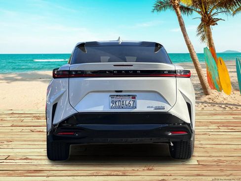 Used 2023 Lexus RZ 450e Premium w/ Technology Package image 4