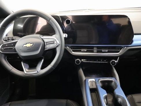 New 2026 Chevrolet Equinox EV LT image 13