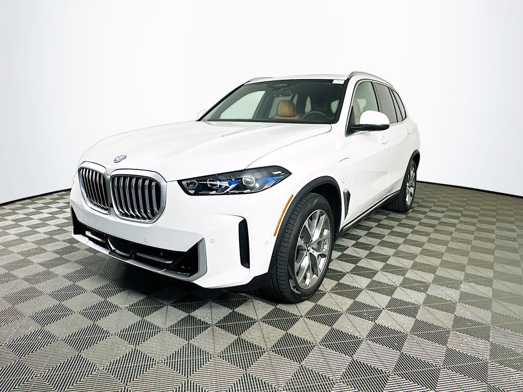 Used 2026 BMW X5 xDrive50e AWD/4WD image 4