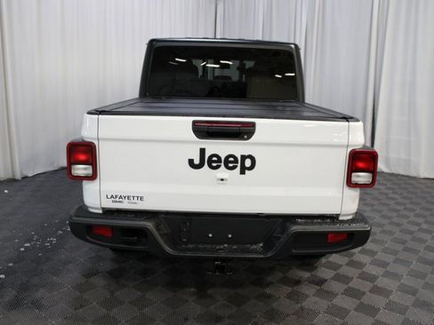 Used 2025 Jeep Gladiator Sport image 10