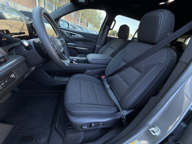 New 2027 Chevrolet Traverse LT w/ Driver Confidence Package FWD image 18