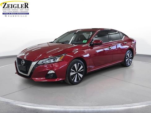 Used 2022 Nissan Altima 2.5 SL AWD/4WD image 1