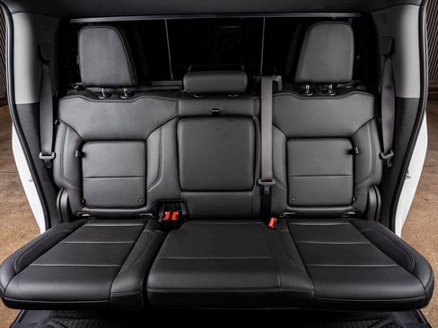 Used 2025 Chevrolet Silverado 2500 LT w/ Texas Edition image 35