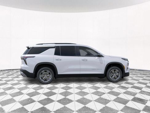 New 2026 Chevrolet Traverse LT w/ Driver Confidence Package AWD/4WD image 11
