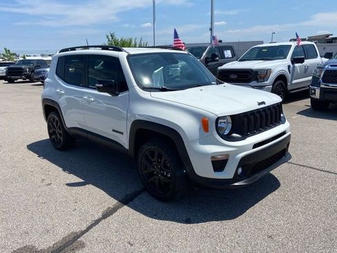 Used 2023 Jeep Renegade Altitude AWD/4WD image 2