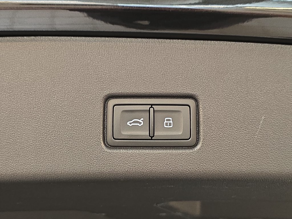 Certified 2023 Audi Q4 e-tron Premium Plus w/ Premium Plus AWD/4WD image 13