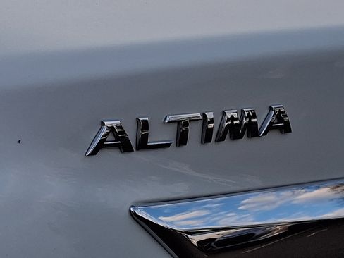 Used 2014 Nissan Altima 2.5 SV image 29