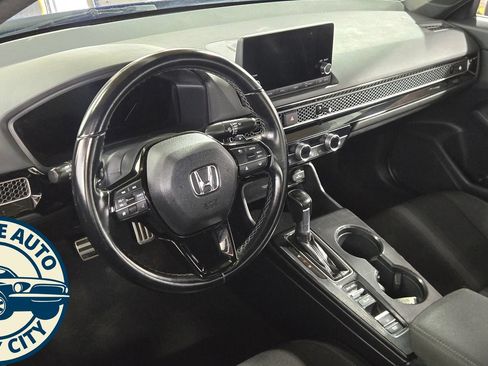 Used 2023 Honda Civic Sport image 10