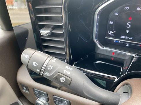 Used 2024 GMC Sierra 2500 SLT w/ SLT Premium Package image 25