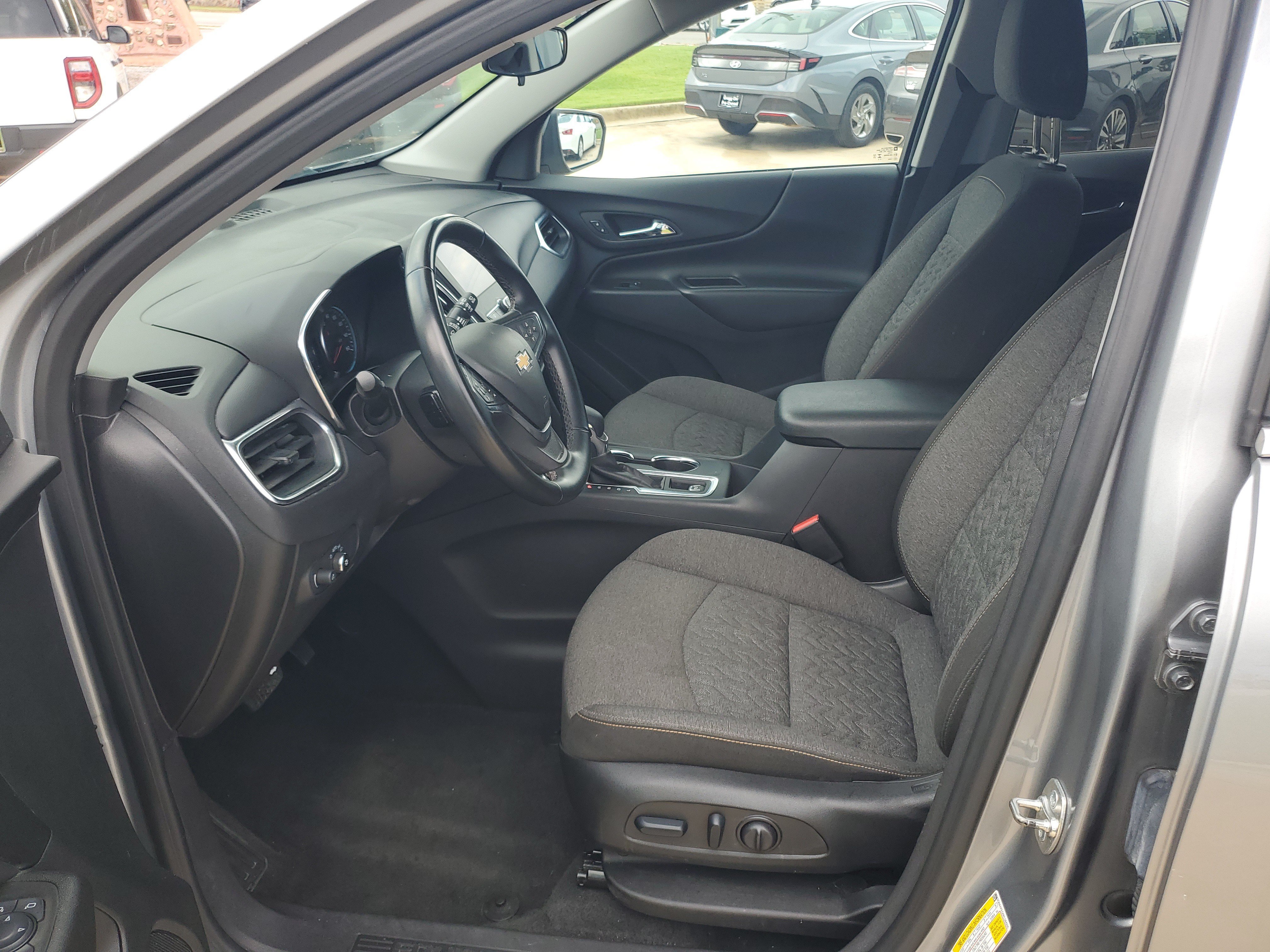 Used 2024 Chevrolet Equinox LT FWD image 4