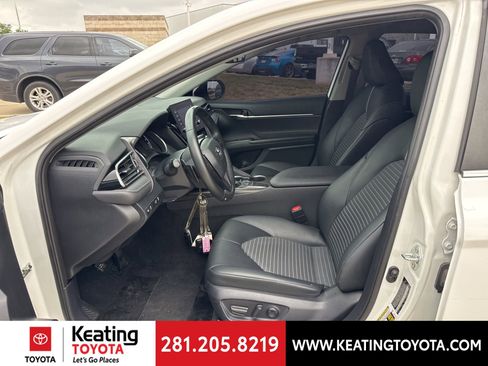 Used 2023 Toyota Camry SE image 13