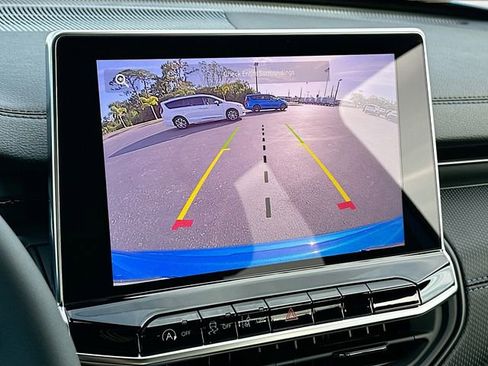 New 2026 Jeep Compass Latitude image 8