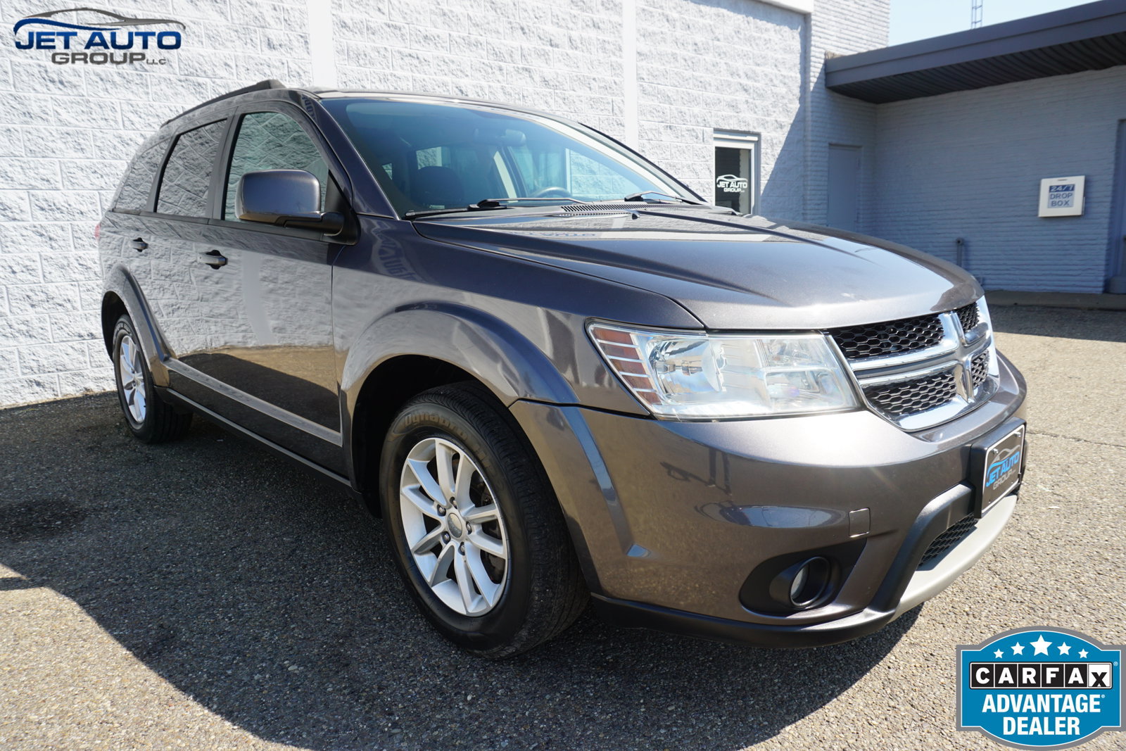 Used 2017 Dodge Journey SXT w/ Comfort/Convenience Group FWD image 1