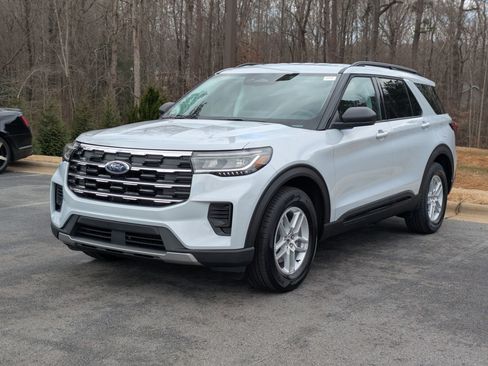 New 2026 Ford Explorer Active image 6