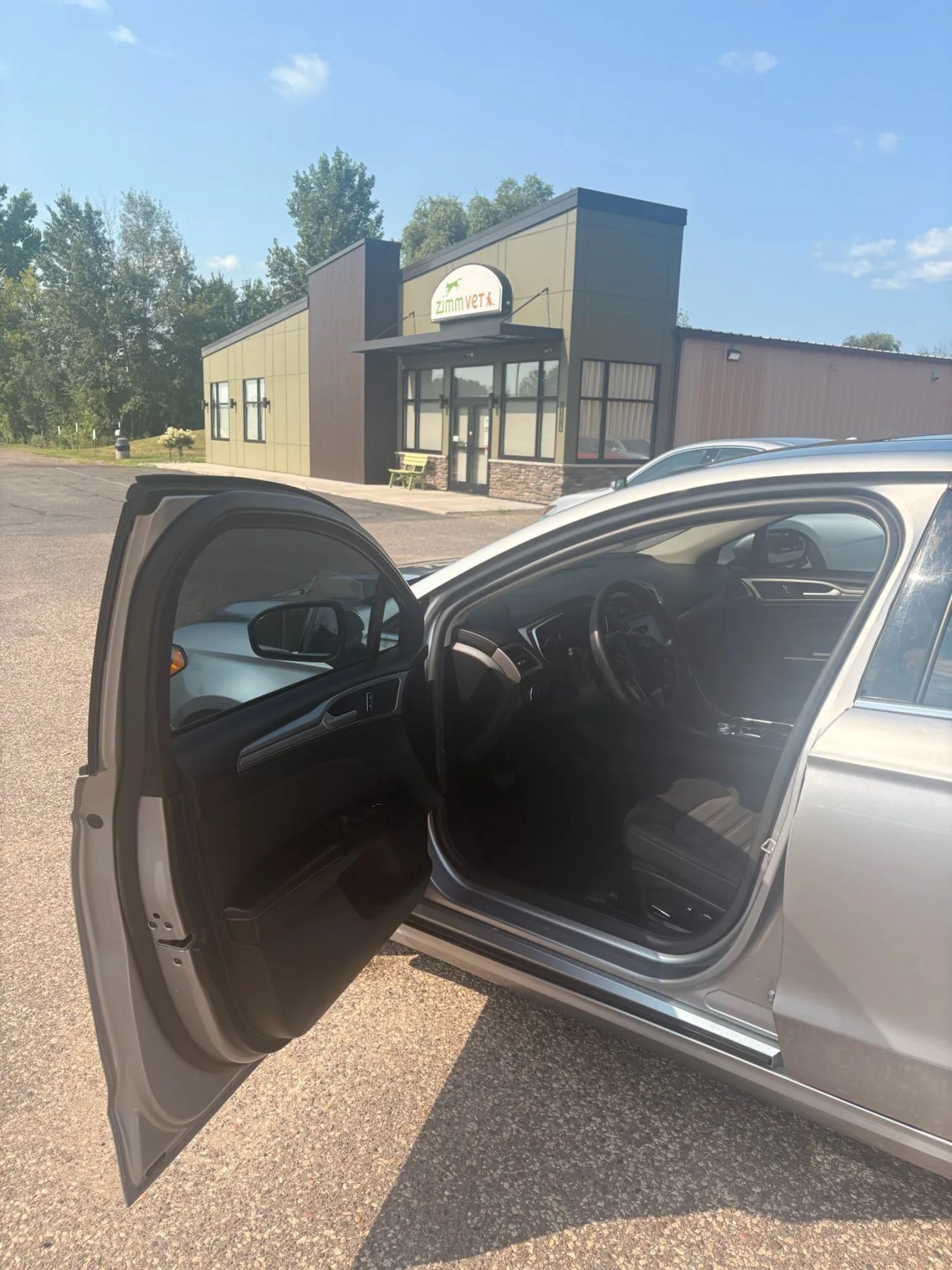 Used 2020 Ford Fusion SE FWD image 8