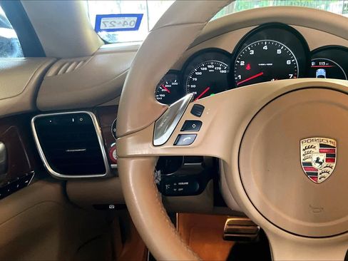 Used 2014 Porsche Panamera RWD image 22