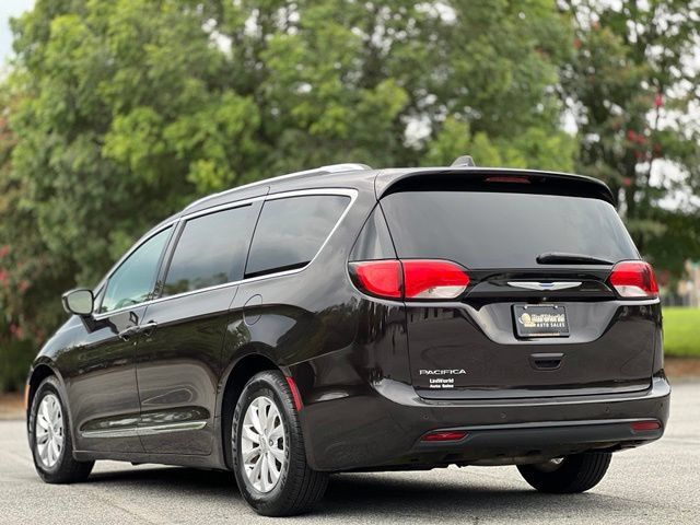 Used 2018 Chrysler Pacifica Touring-L FWD image 7