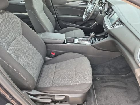 Used 2018 Buick Regal Preferred FWD image 21