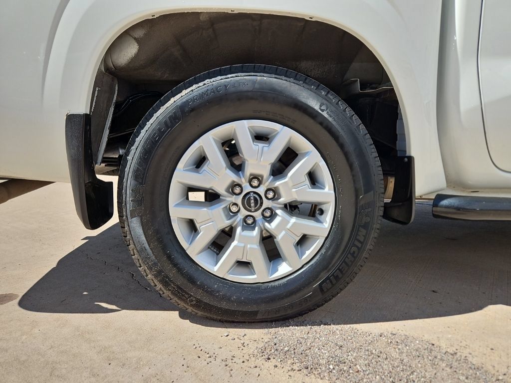 Used 2024 Nissan Frontier SV w/ SV Convenience Package RWD image 10