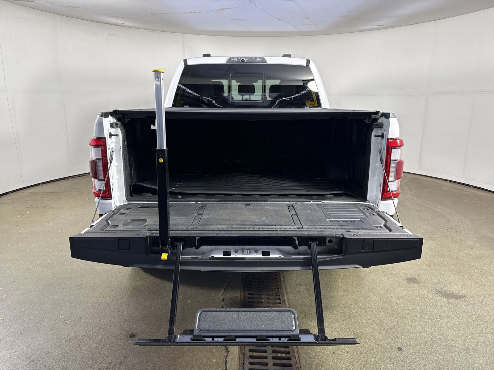 Used 2022 Ford F150 Raptor w/ Equipment Group 801A High AWD/4WD image 33