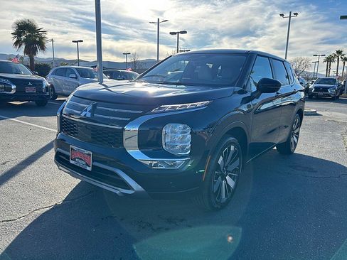 New 2026 Mitsubishi Outlander SE image 5