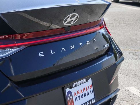 New 2026 Hyundai Elantra Limited FWD image 12