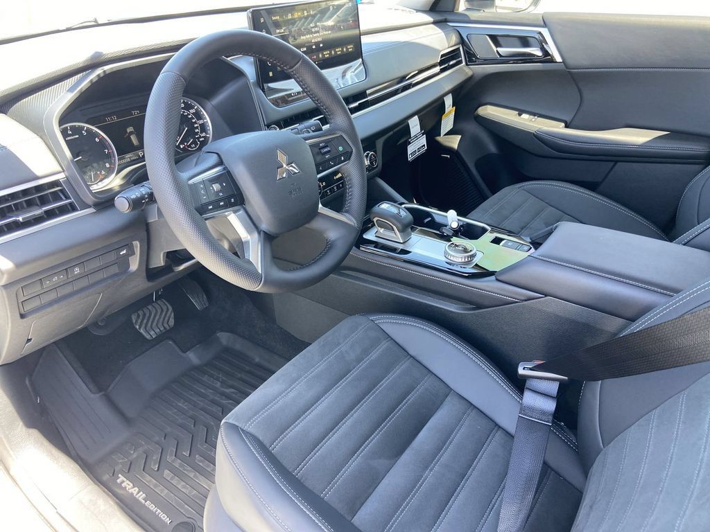 New 2026 Mitsubishi Outlander AWD image 6
