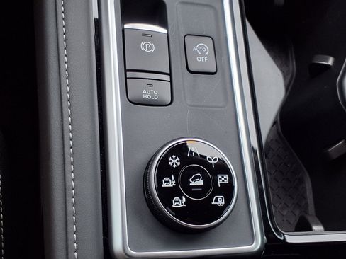 New 2026 Nissan Pathfinder SL image 21