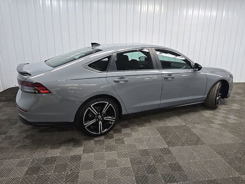 Used 2023 Honda Accord Sport image 3