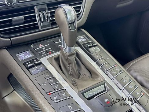 Used 2021 Porsche Macan Turbo image 21