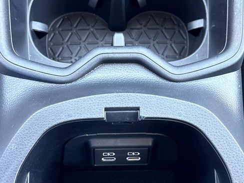 Used 2025 Toyota RAV4 XLE image 28