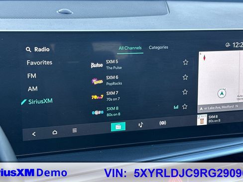 Used 2024 Kia Sorento S image 29