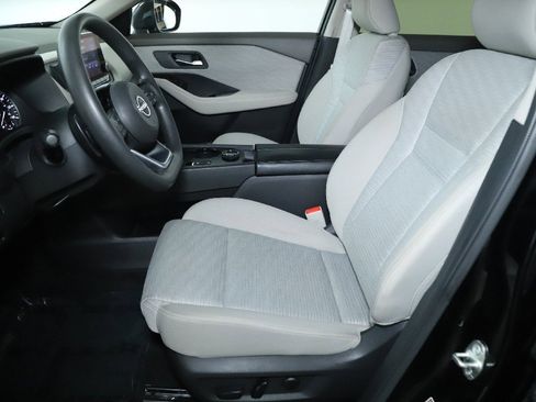 Certified 2023 Nissan Rogue SV image 18