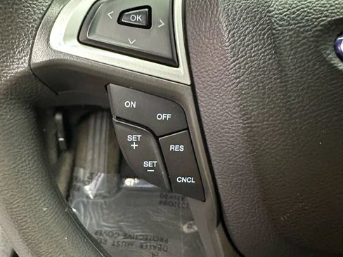Used 2016 Ford Fusion SE image 16