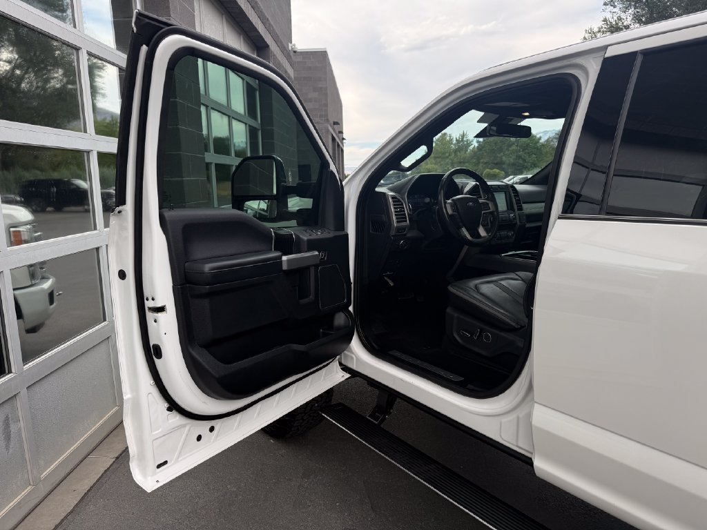 Used 2019 Ford F350 Platinum w/ Platinum Ultimate Package AWD/4WD image 17