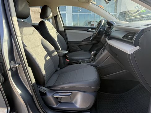 Used 2022 Volkswagen Taos SE image 5